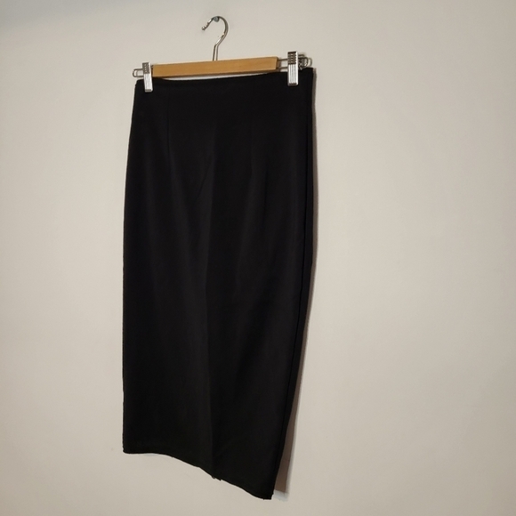 ZARA Back Zip Up Black Pencil Skirt Size Small - Picture 8 of 8